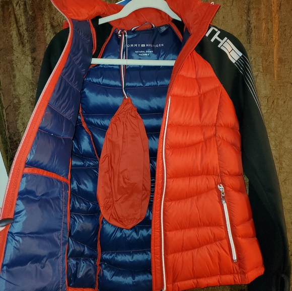 NWT TOMMY HILFIGER RED PACKABLE JACKET - Picture 4 of 8